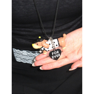 卡通戴珍珠的小狗挂坠皮绳长款项链小众项链可爱chocker锁骨链