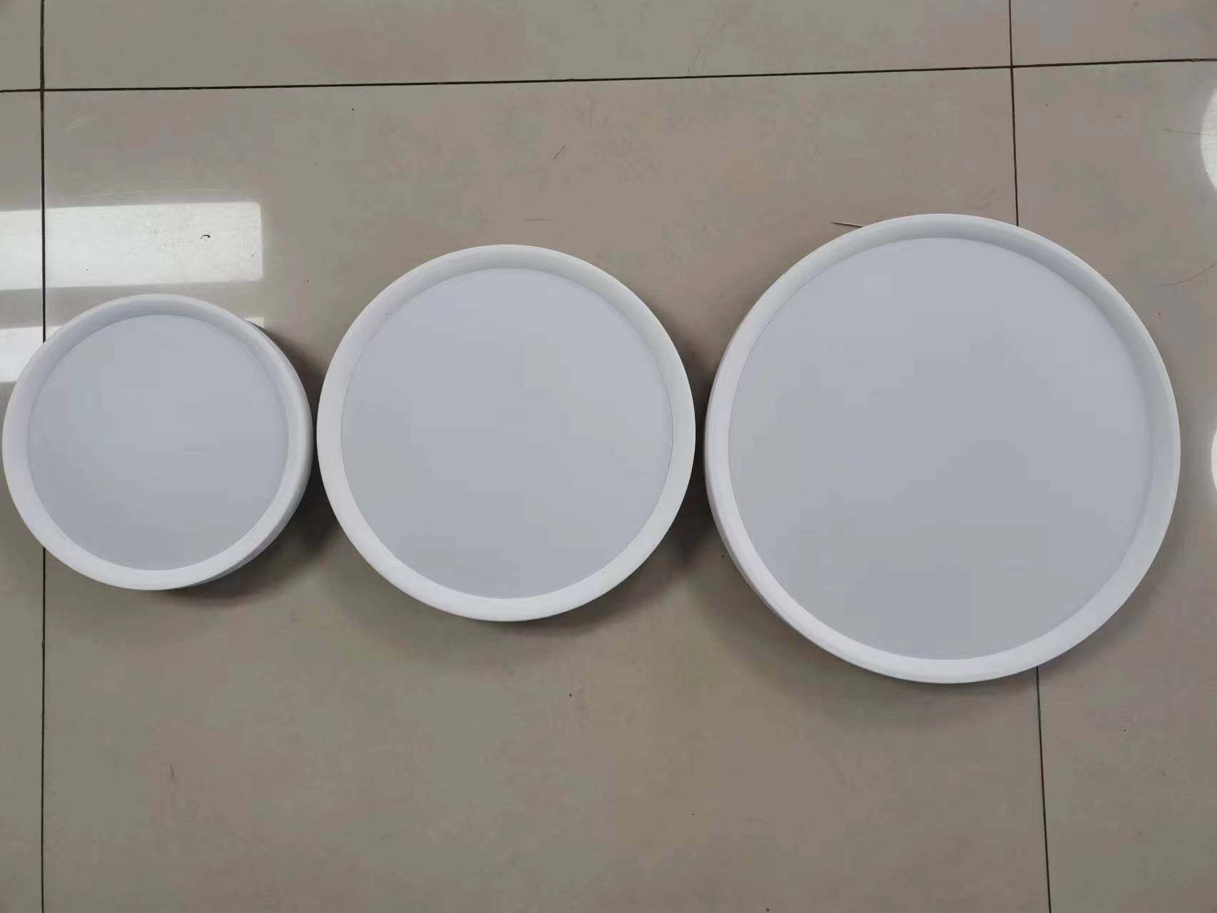 LED圆形全白吸顶灯学校走廊卫生间可用防尘防虫可另配应急