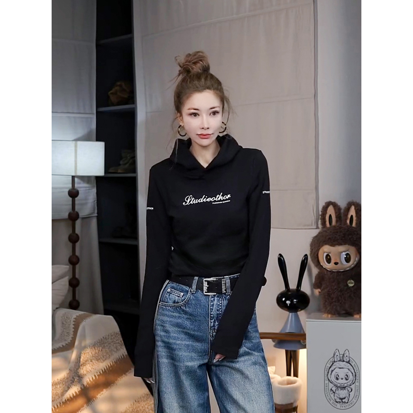 可可欢姐早春新款复古连帽字母修身显瘦磨毛套头帽衫内搭卫衣女