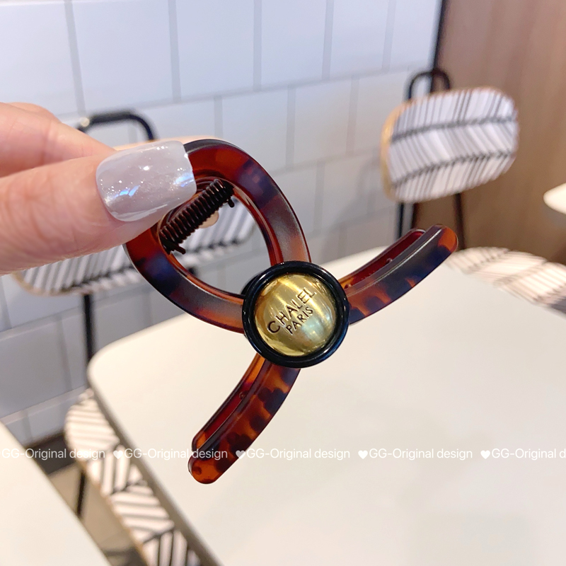 日系原创磨砂鲨鱼夹发抓