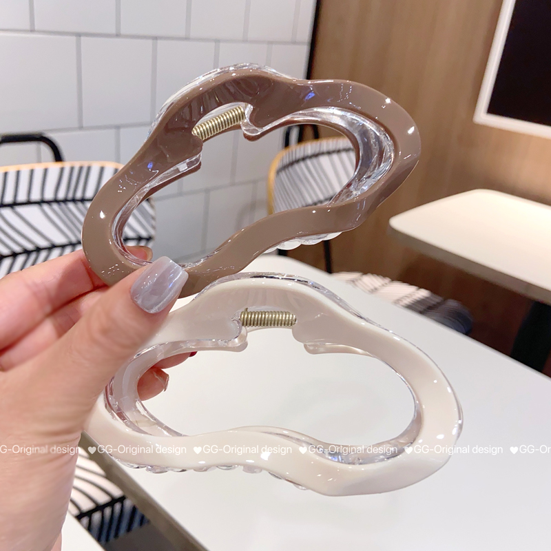 气质云朵茶咖色冰透抓夹设计感