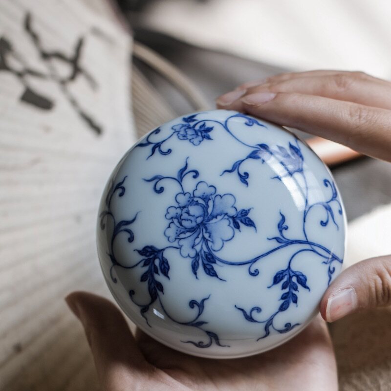 台湾 晓芳窑 青花缠枝 牡丹花卉 盖罐 食盒 茶仓 茶叶罐
