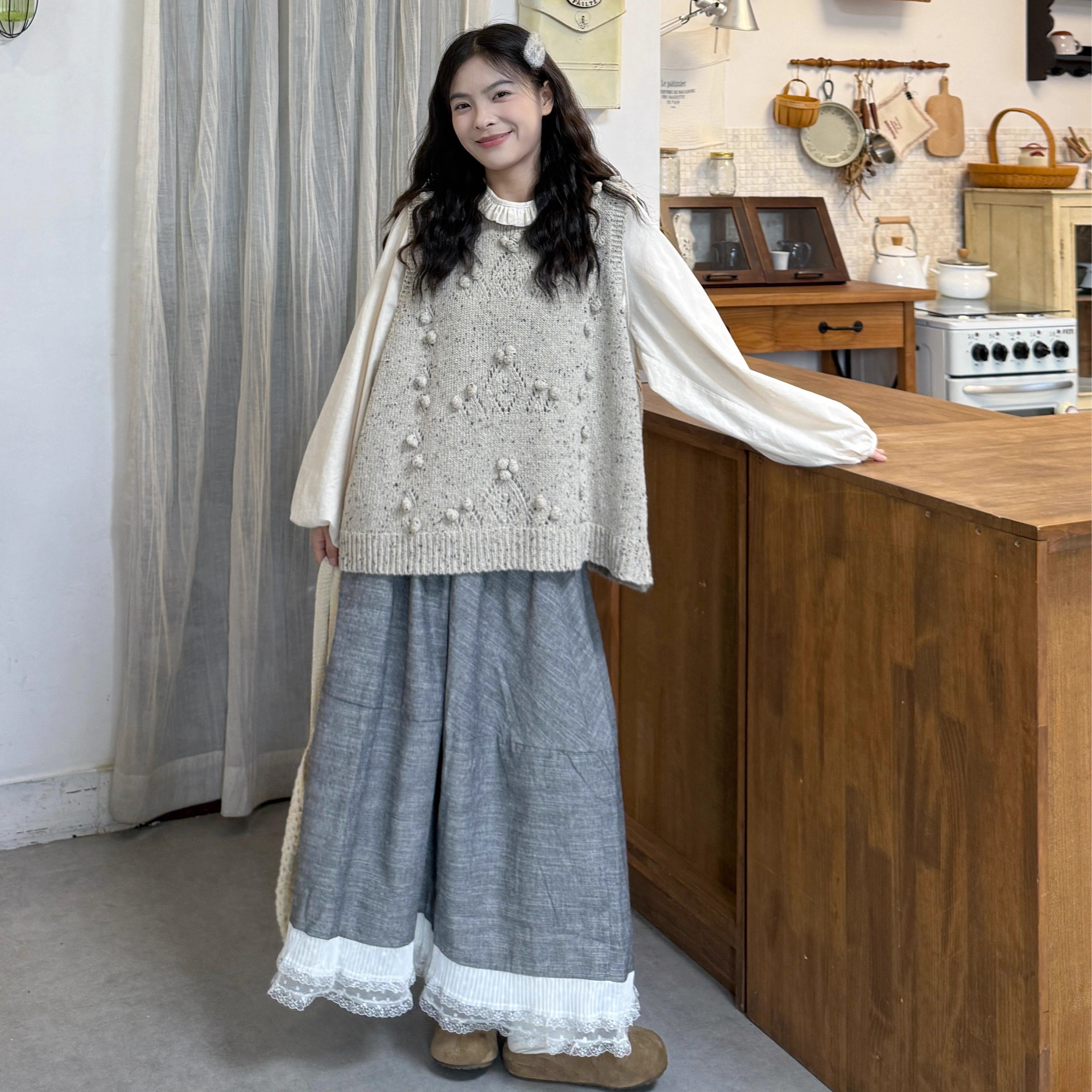 日本OFFCAT小个子穿套装女秋甜美花边圆领衬衫球球针织马甲半身裙