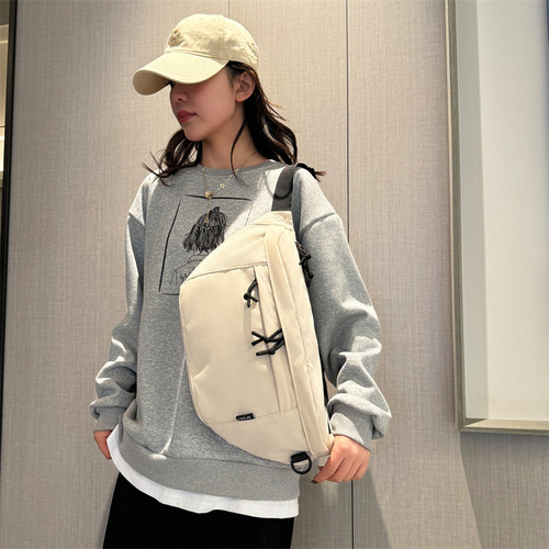 2024新款包包男士单肩斜挎包潮牌简约百搭大容量胸包ins挎包男