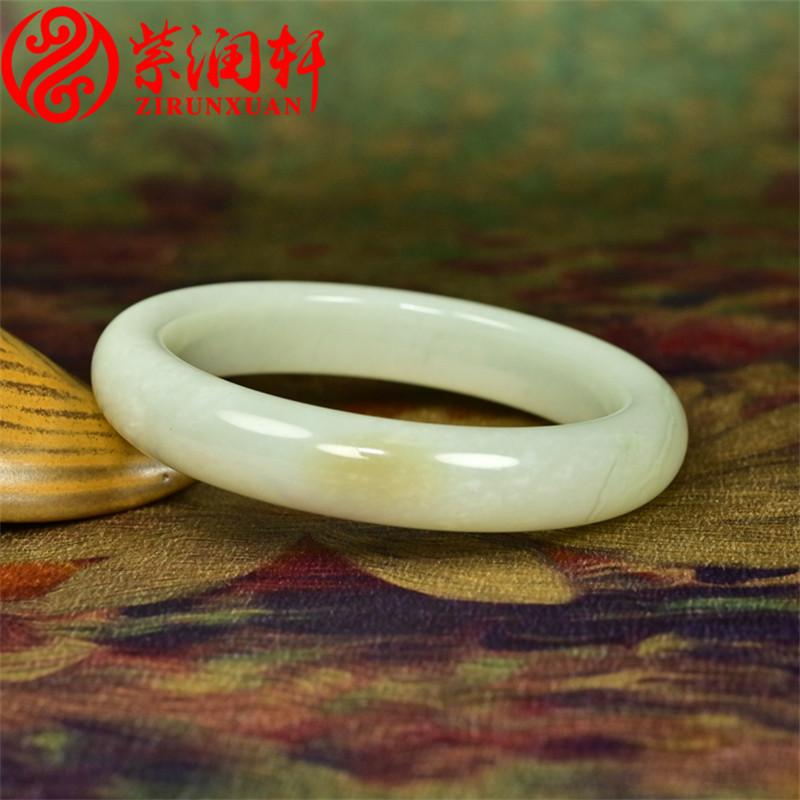 已结缘新疆和田玉糖青白手镯53 5MM且末料哑光俏色小圈口女神款