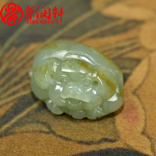 已结缘新疆和田玉沙枣青籽料猪吊坠聚黄皮青玉福猪生肖猪真皮挂件