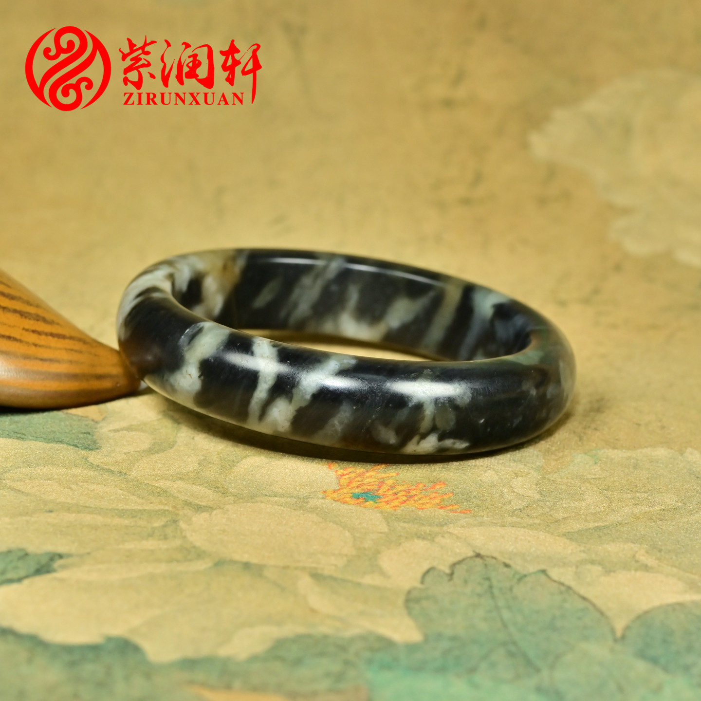 紫润轩新疆和田玉手镯糖青花山流水料59MM白皮三色水墨意境传家级