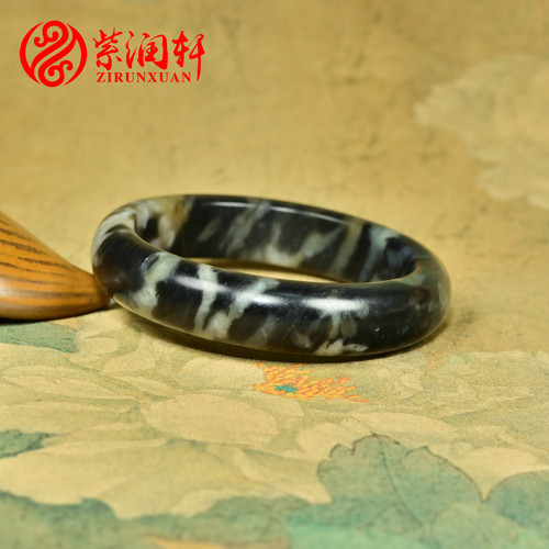 和田玉手镯糖青花山流水料白皮