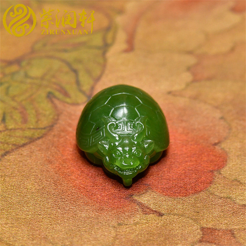 紫润轩和田玉碧玉灵龟龙龟俄料菠菜绿苏工长寿衣锦荣归挂件收藏级
