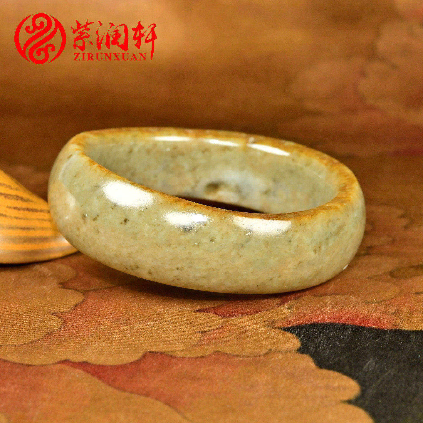 和田玉糖黄沁籽料手镯满皮黄沁