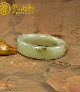 已结缘新疆和田玉籽料莲花手镯56MM青白青花方圆条肥厚玉镯收藏级