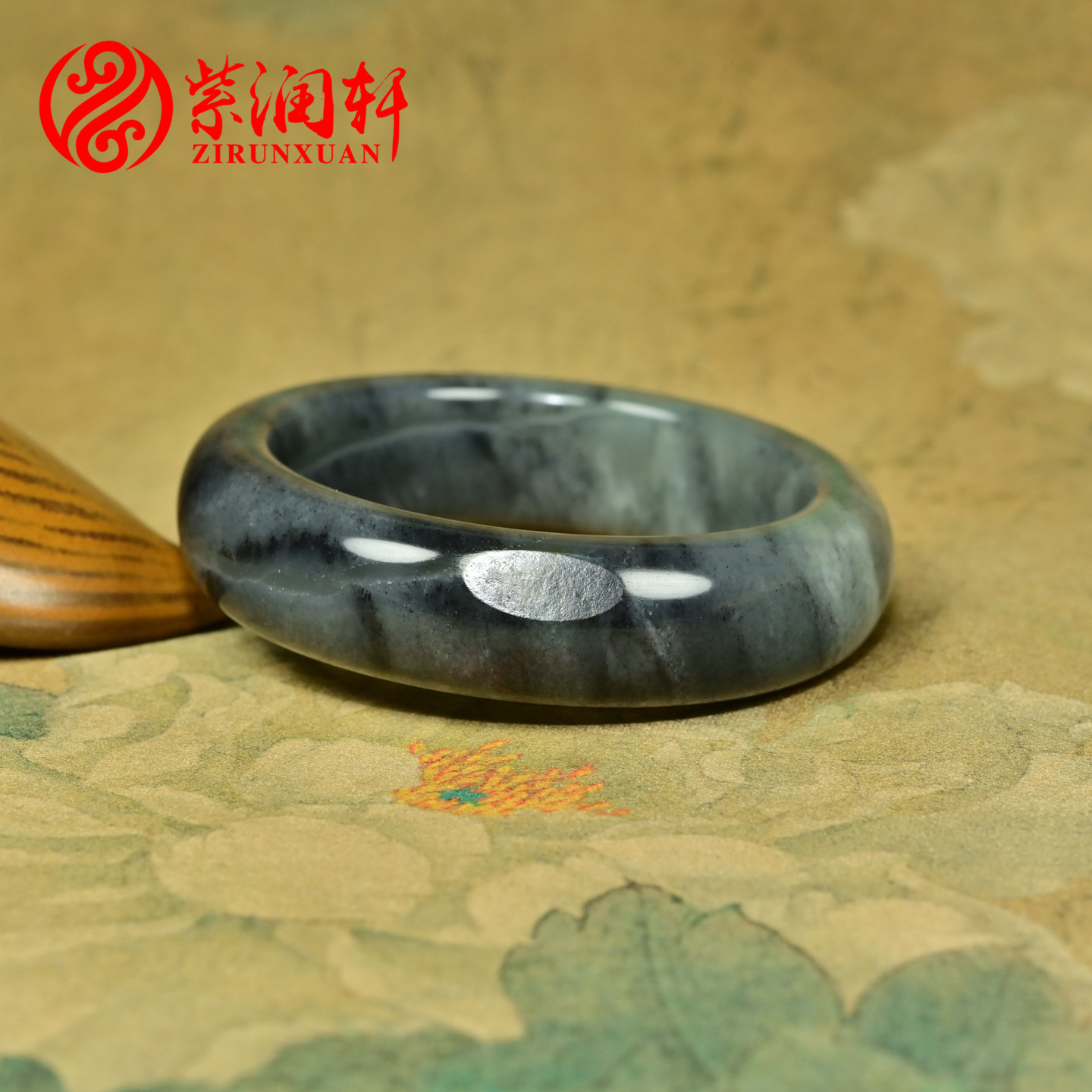 和田玉籽料手镯水墨青花留皮肥厚