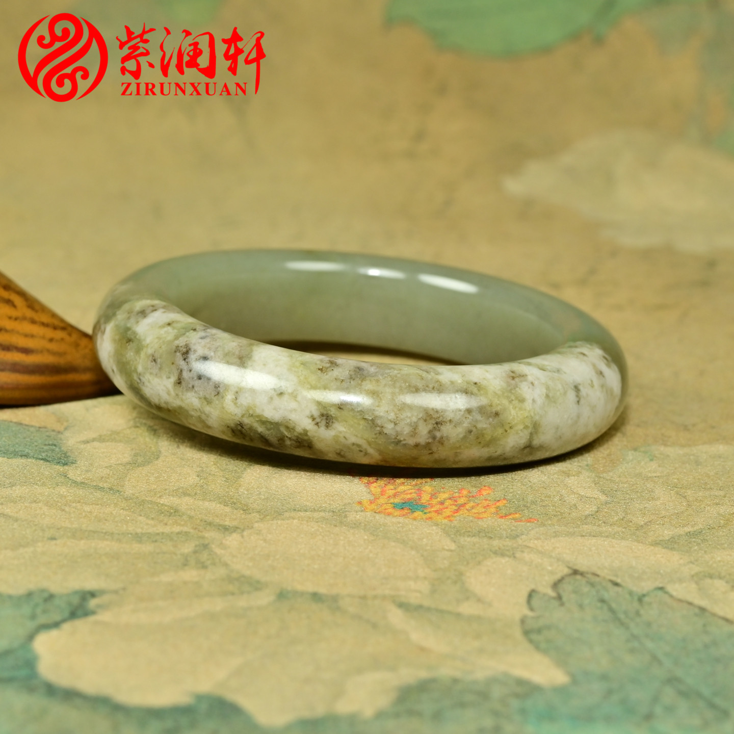和田玉紫罗兰籽料手镯翠青粉沁