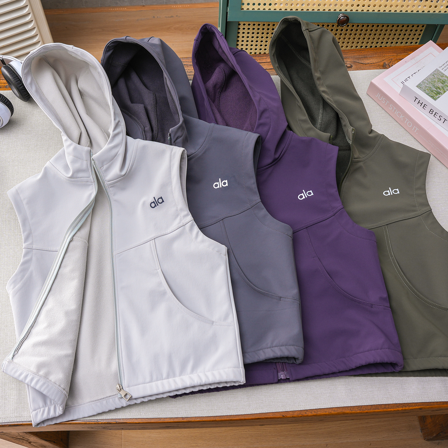 男童软壳加绒连帽马甲秋冬季