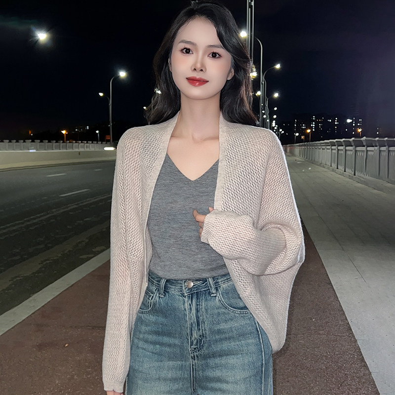慵懒风镂空开衫女蝙蝠袖短款