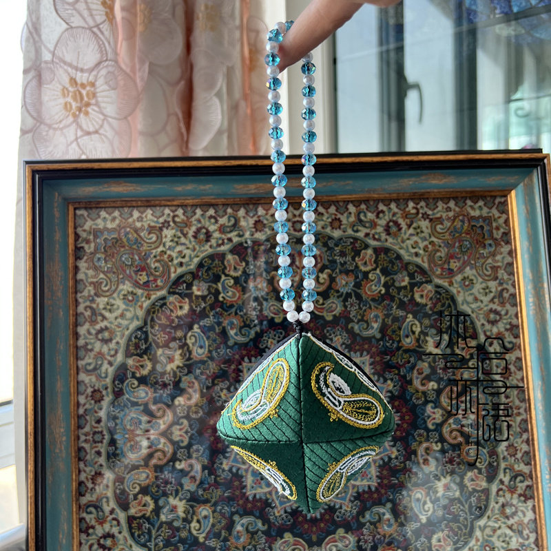 신장 민족 꽃 모자 자동차 매달려 장식 펜던트 꽃 모자 향 주머니 수제 꽃 모자 작은 선물 장식