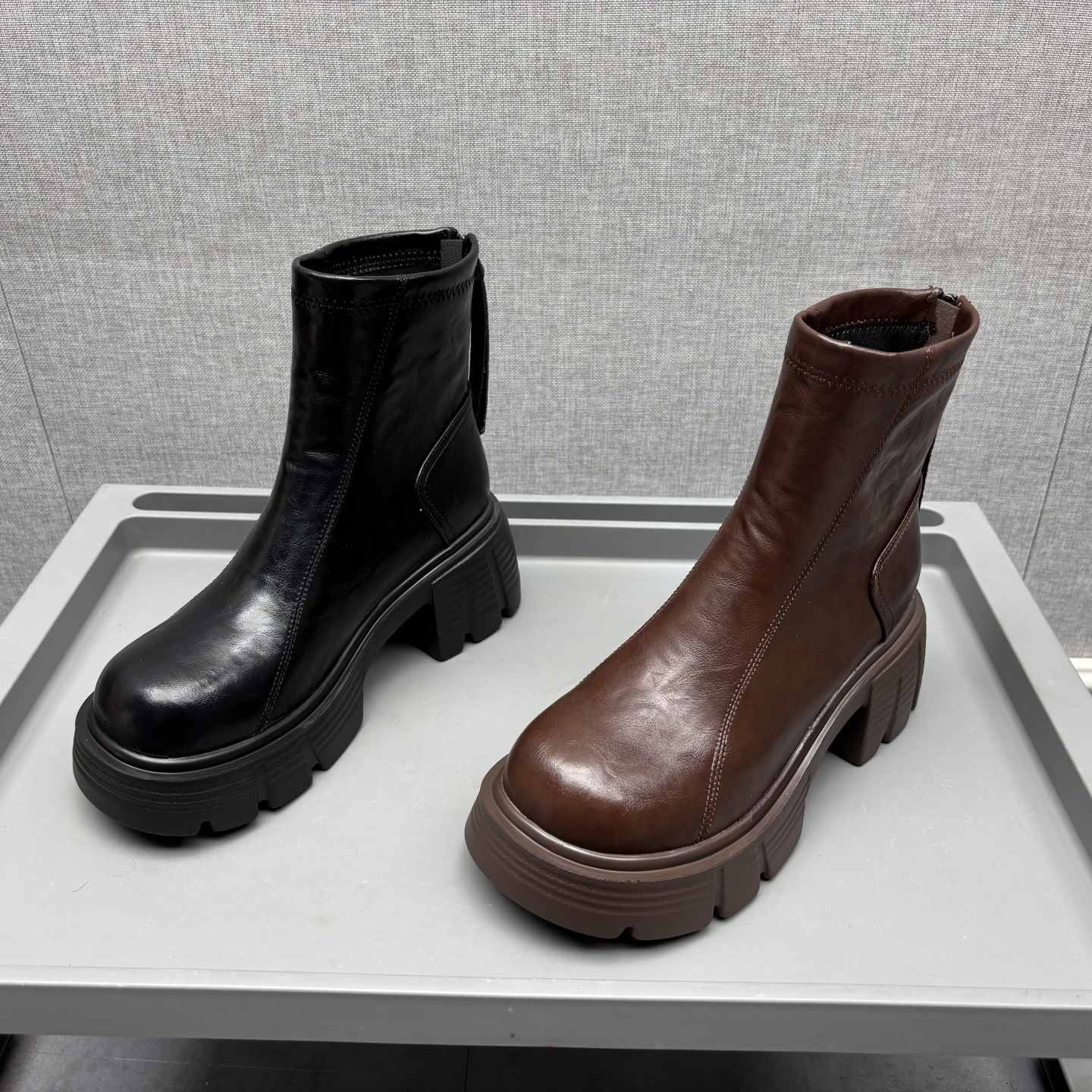 断码处理2025秋冬新款真皮女靴英伦风百搭厚底高跟舒适牛皮女短靴