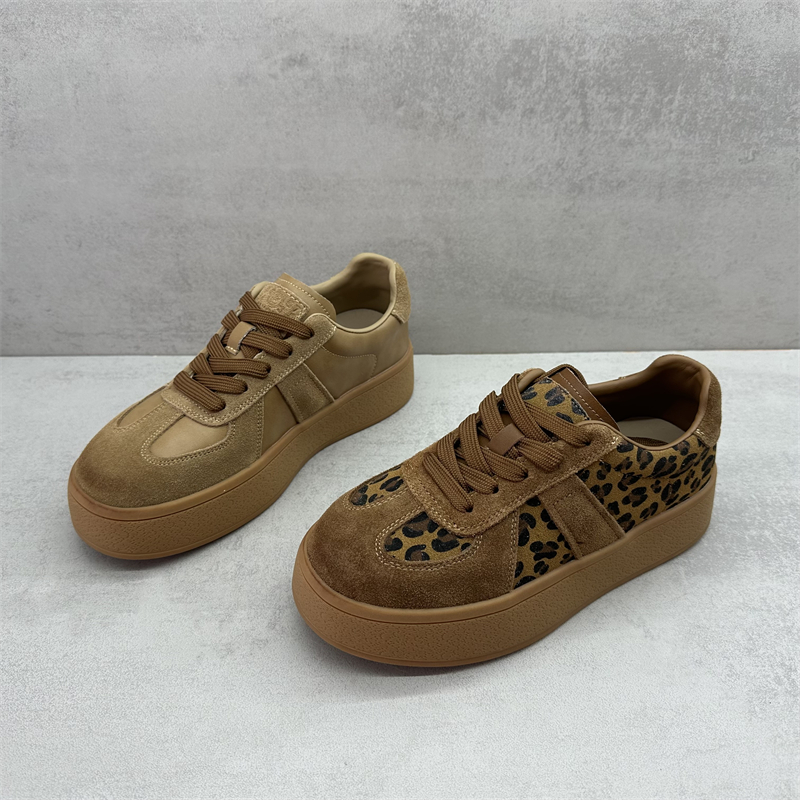 2025秋款断码处理真皮女鞋圆头厚底舒适休闲复古豹纹德训鞋女单鞋