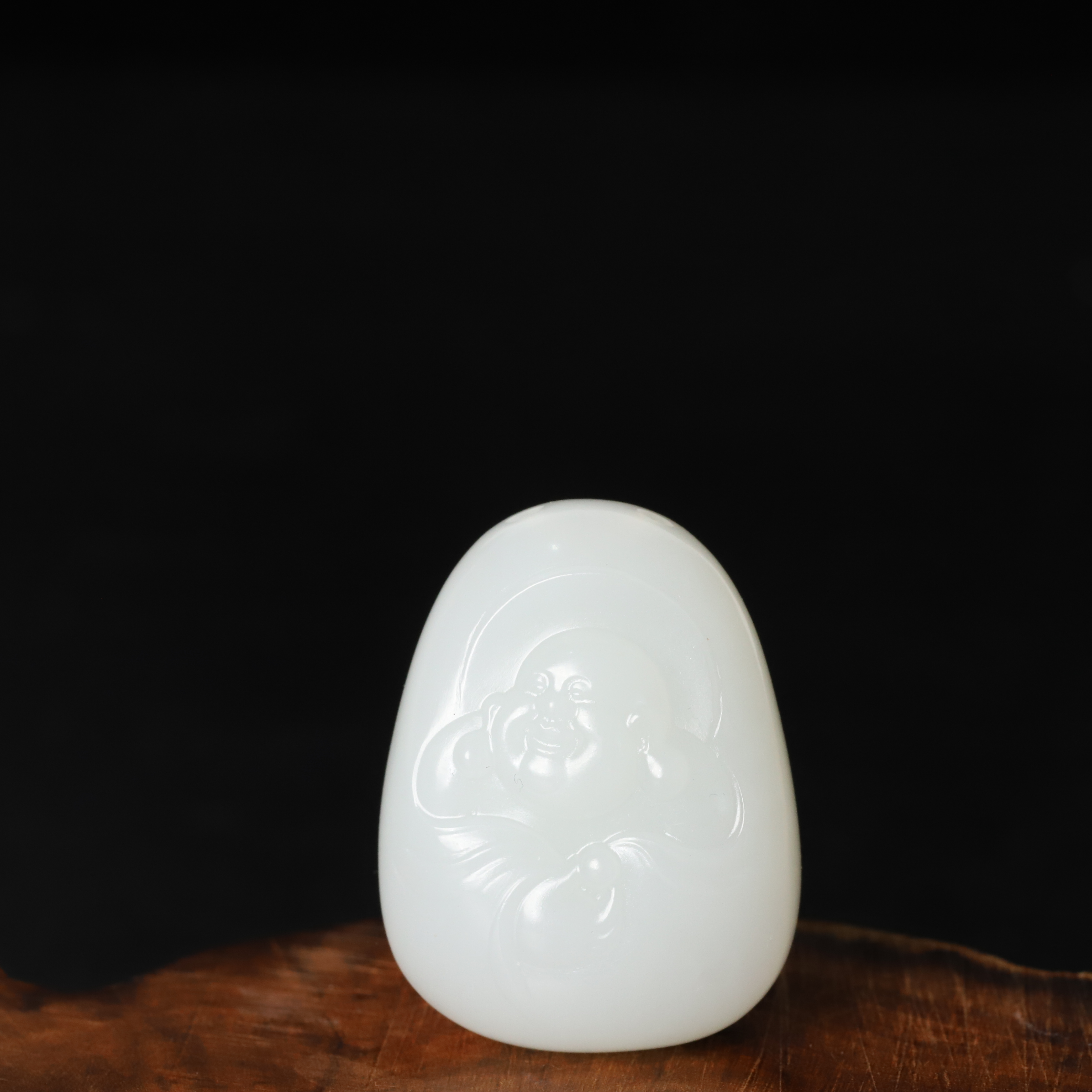 在售新疆和田玉13.4克白玉籽料笑口常开弥勒佛佛公苏工无瑕疵