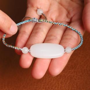 在售 8.8克新疆和田玉白玉籽料平安无事牌苏工手牌手链