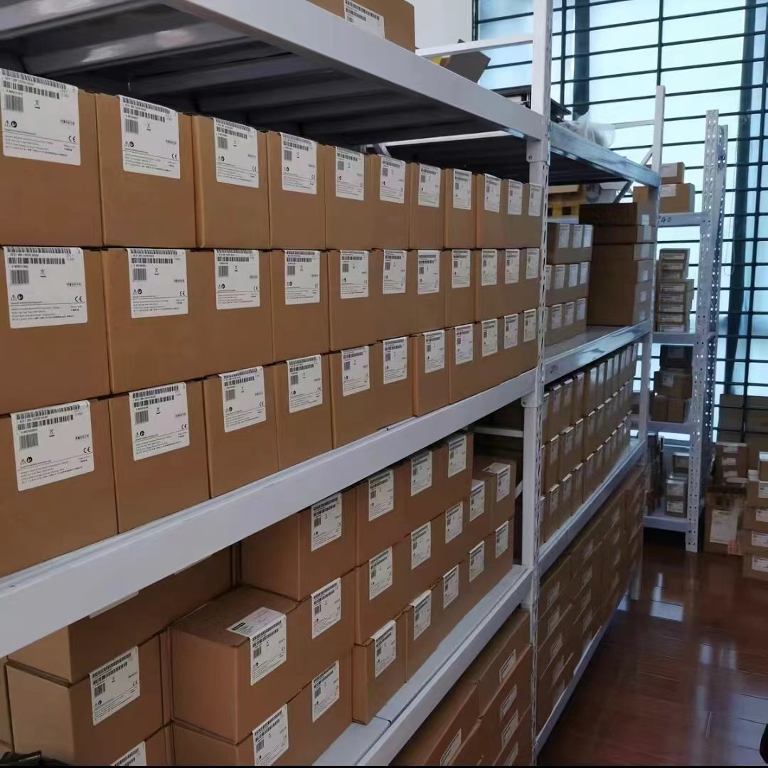 6es7288-1sr40-0aa0  s7-200 继电器输出模块24输入/16输出