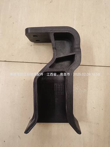 江铃驭胜域虎汽车配件发动机水箱散热器片网上固定支架