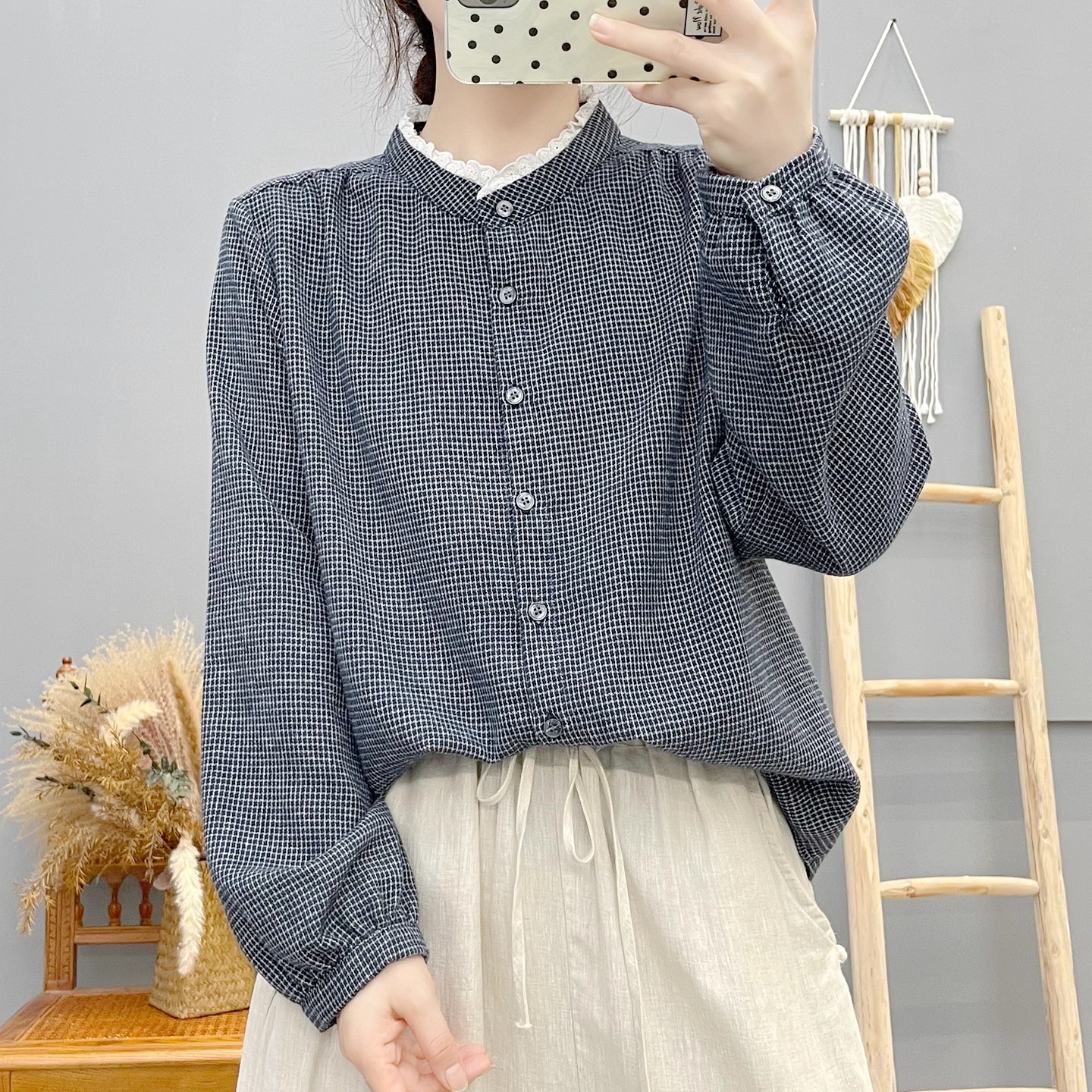 2025秋季文艺小清新立领蕾丝花边磨毛棉格子衬衫女长袖打底衫学生