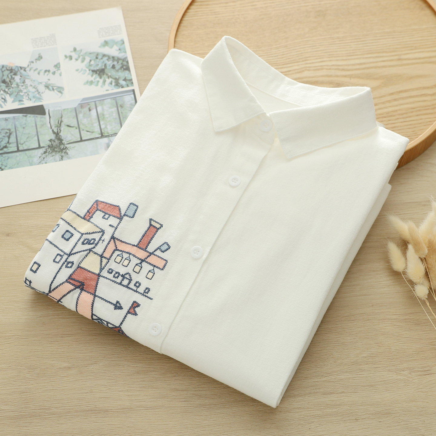 2025冬季文艺小清新七彩刺绣城堡磨毛棉白衬衫女长袖打底衫叠穿潮