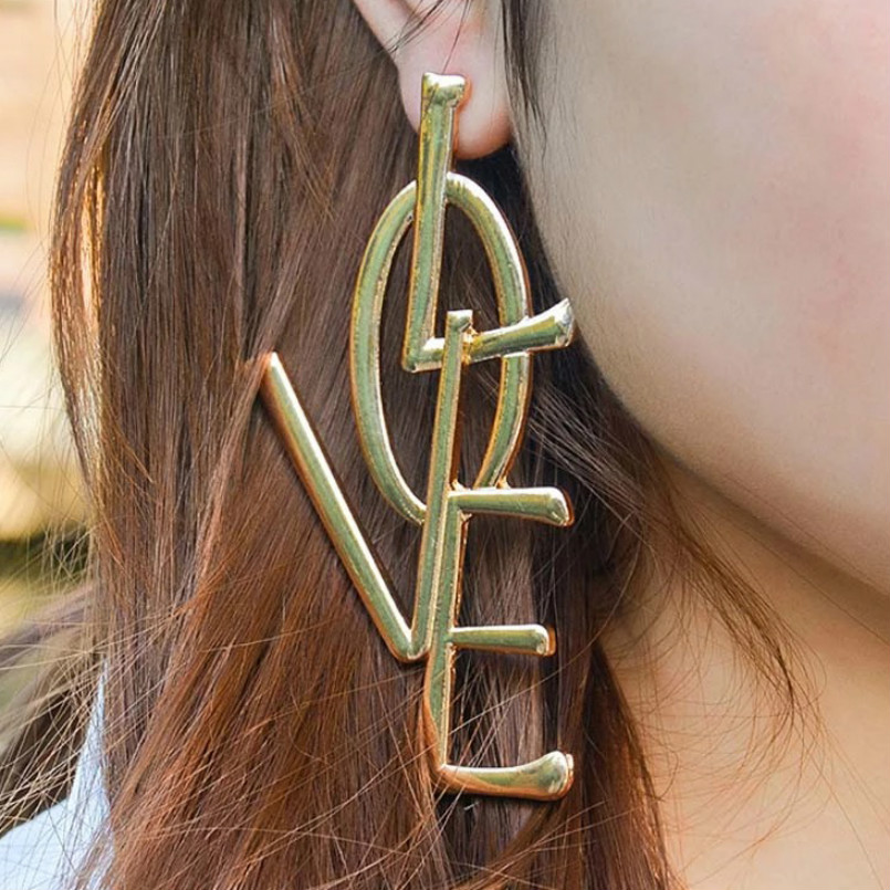 LOVE欧美个性字母走秀风超大耳钉