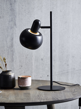 丹麦经典北欧现代BF20精致书房客厅卧室沙发简约金属台灯
