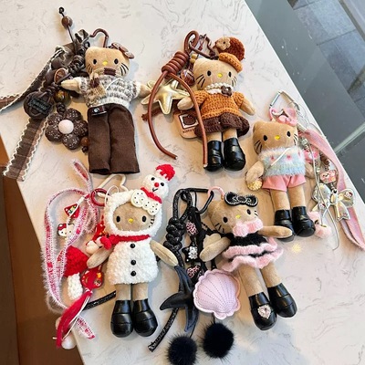 kitty长腿圣诞变装kt和服小熊毛绒少女心挂件黑皮kt可爱包包挂饰
