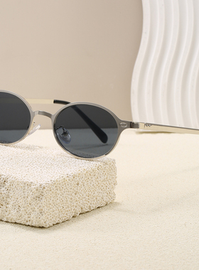 Y2K金属椭圆框太阳眼镜