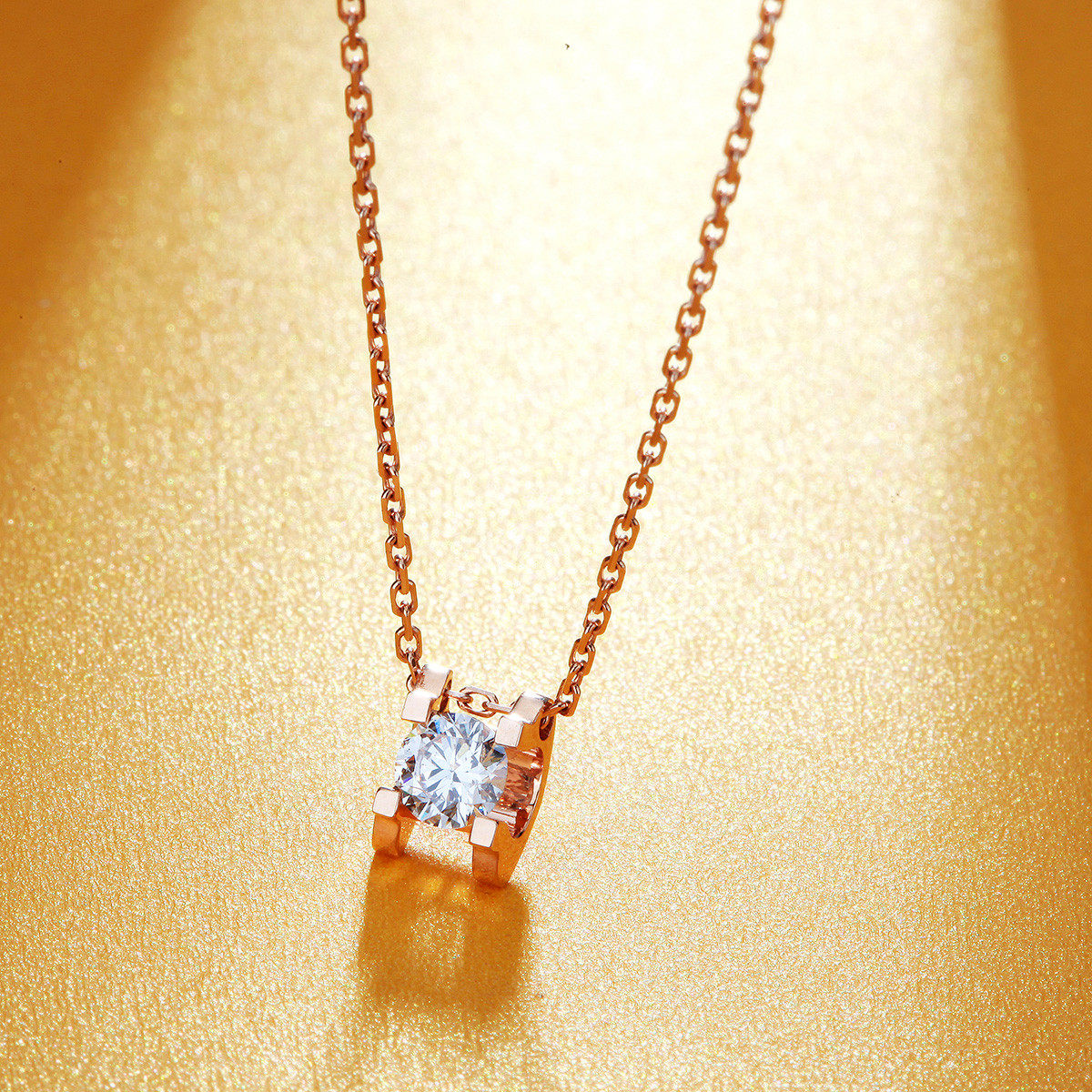 珂兰经典牛头钻石项链坠18k金套链简约时尚锁骨链网红款生日礼物