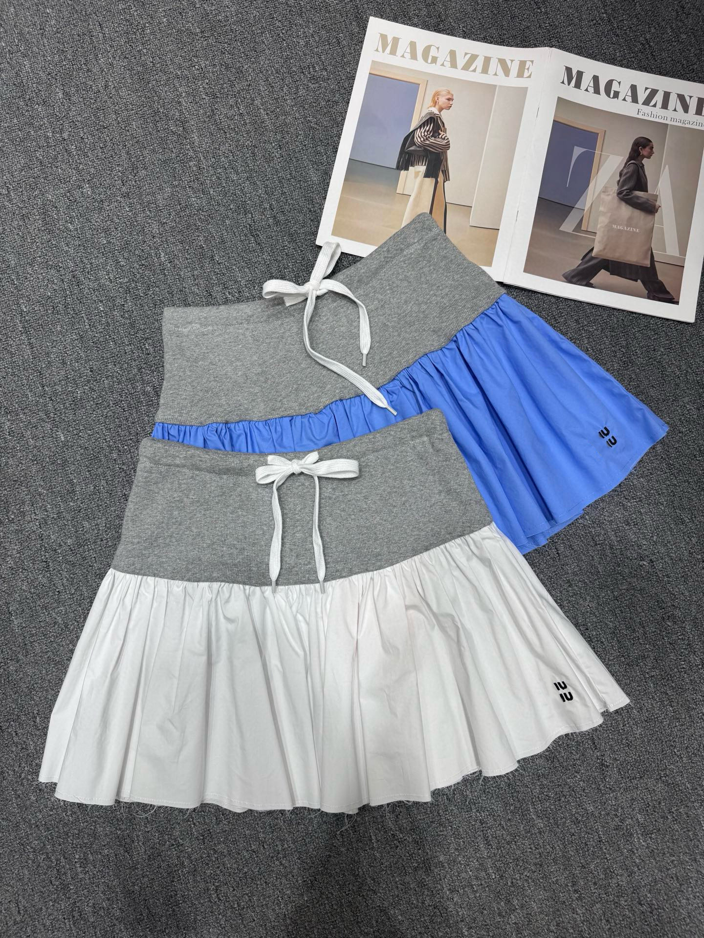 潮牌啊缪抽绳拼接百褶半身裙女25夏季百搭显瘦抹胸裙短裙辣妹半裙