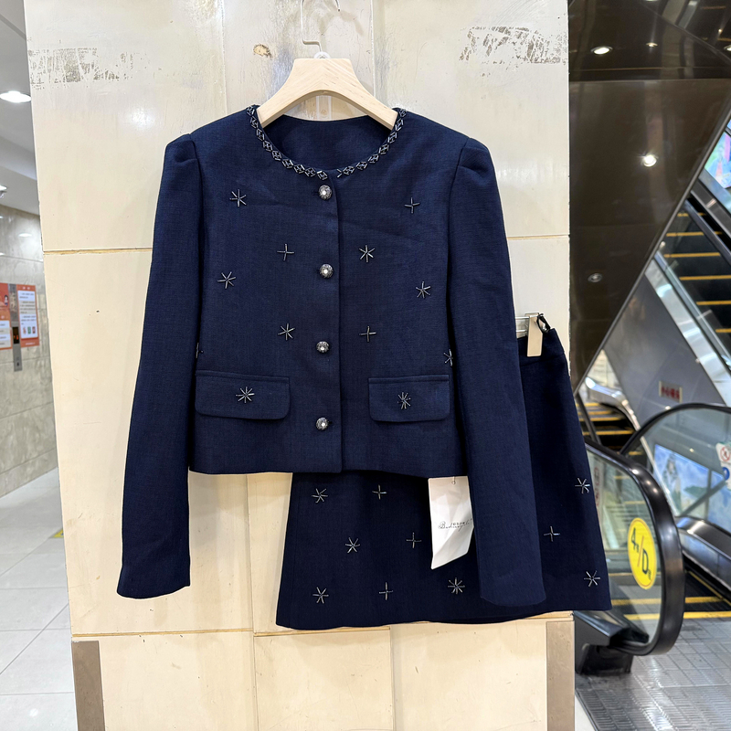 柏多伊俪7175 满身串珠订花外套上衣+A字半身短裙小香风两件套秋