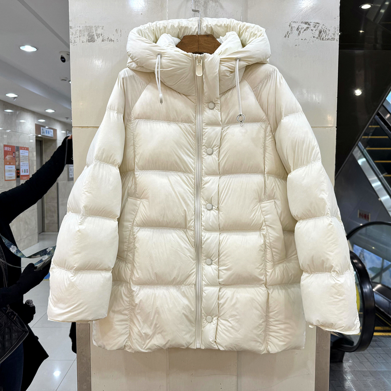 8811 云朵泡芙时尚单排扣设计感拉链连帽加厚A字小个中长羽绒服冬