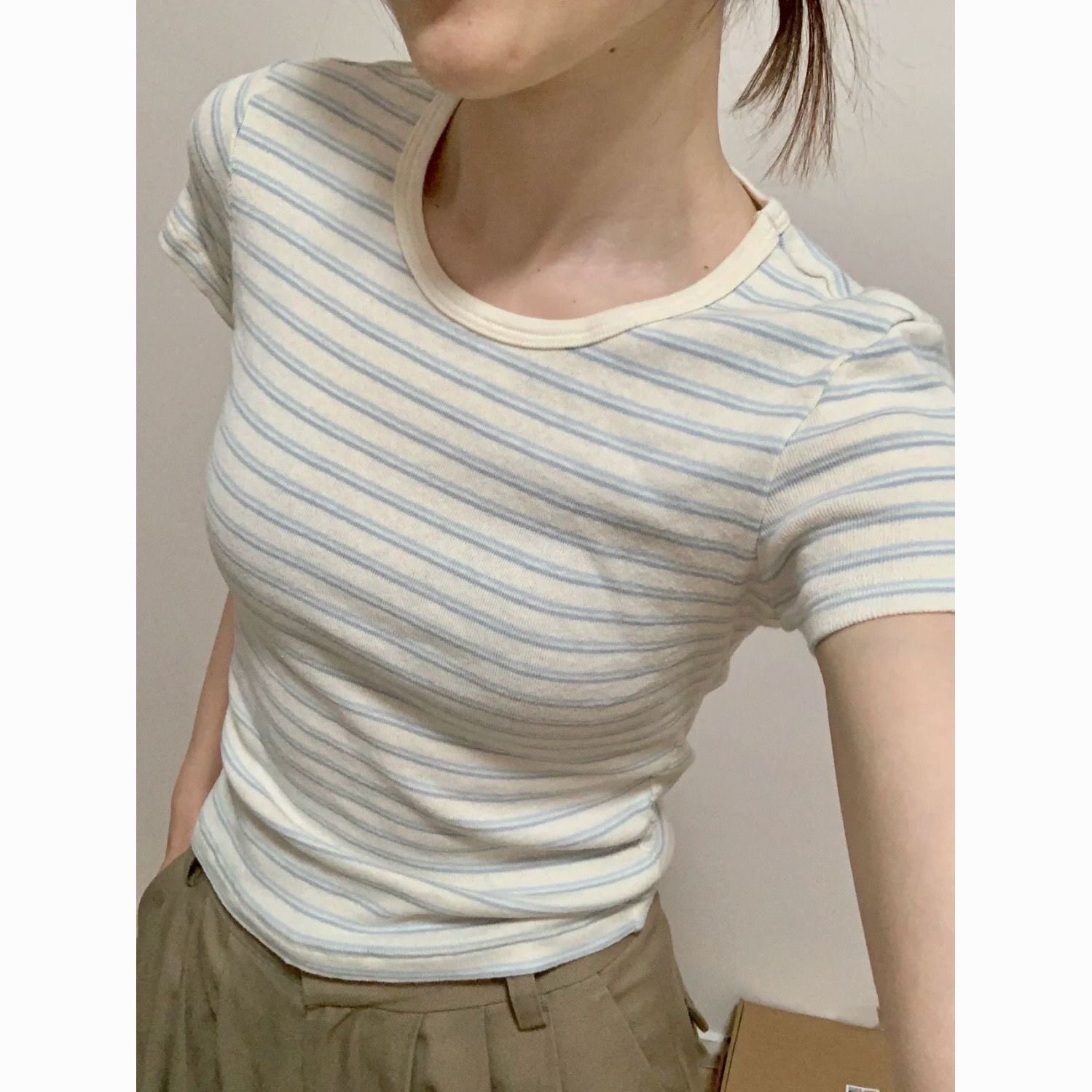 日系简约蓝白条纹T恤女夏季洋气减龄ins修身显瘦上衣圆领正肩短袖
