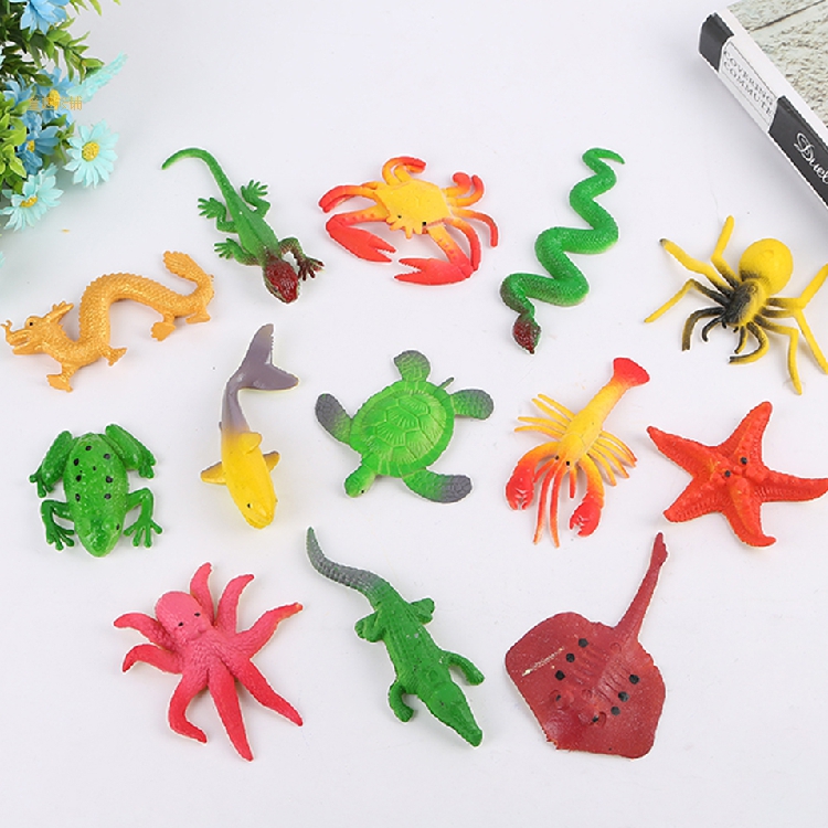 特大海洋动物仿真模型海绵宝宝乌龟青蛙泡水变大玩具吸水膨胀玩具