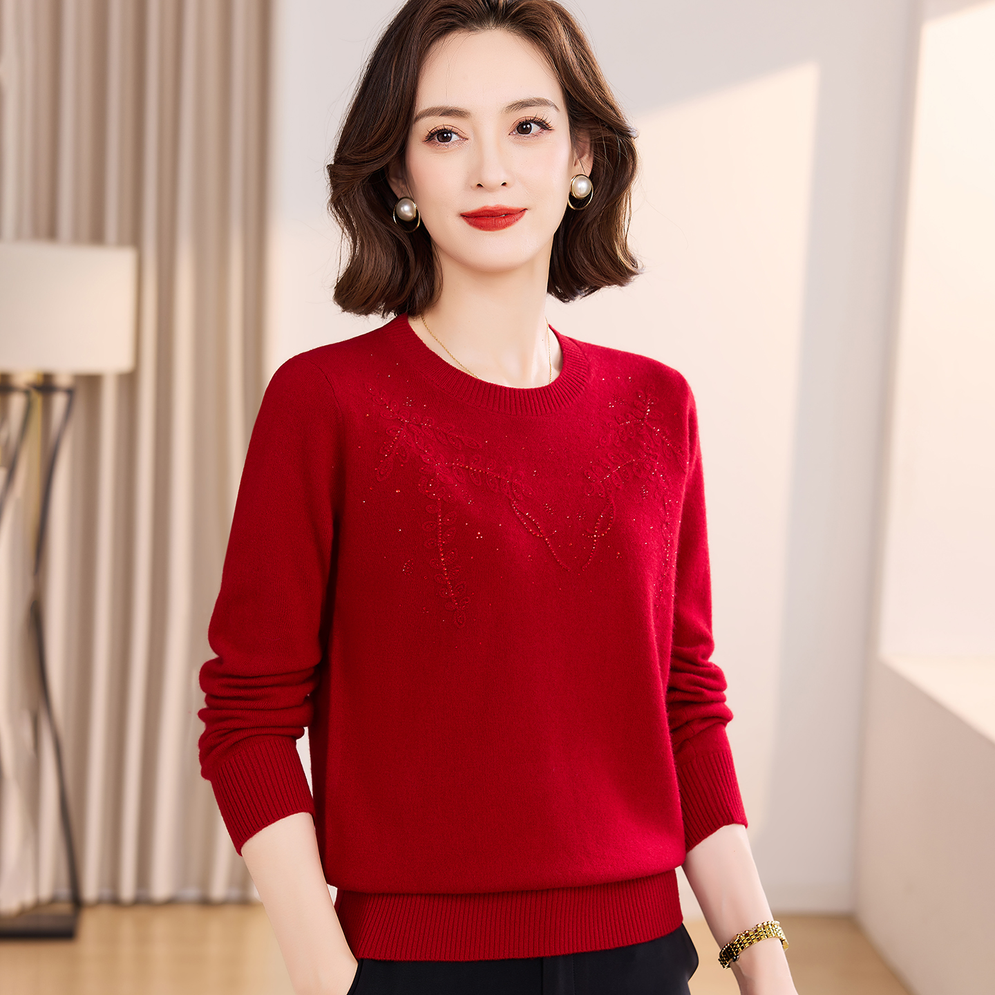 2025秋冬新款妈妈装毛衣女圆领套头打底羊毛衫中年女纯色针织上衣