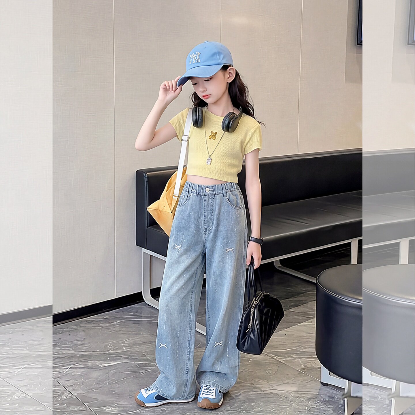 女童裤子夏季2026新款洋气儿童浅色牛仔裤薄大童好看烫钻直筒长裤
