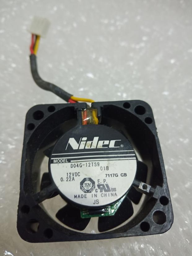 日本 Nidec DC 12V 0.22A 4020 D04G-12TS9 4CM/厘米 风扇