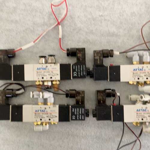 议价实物拍摄，4V130E-06电磁阀24V，几乎全新，