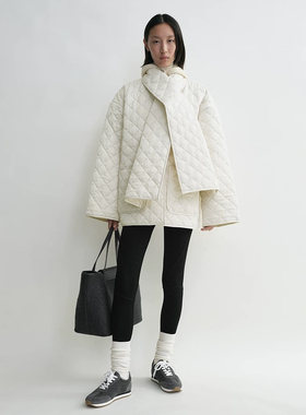 tt**me女装 25早春新款冬白色菱格绗缝围巾夹克现货即发