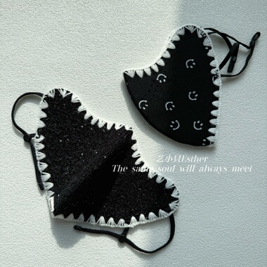 秋冬保暖小香风口罩黑色立体编织印花防晒寒尘可调节面罩高级颜值