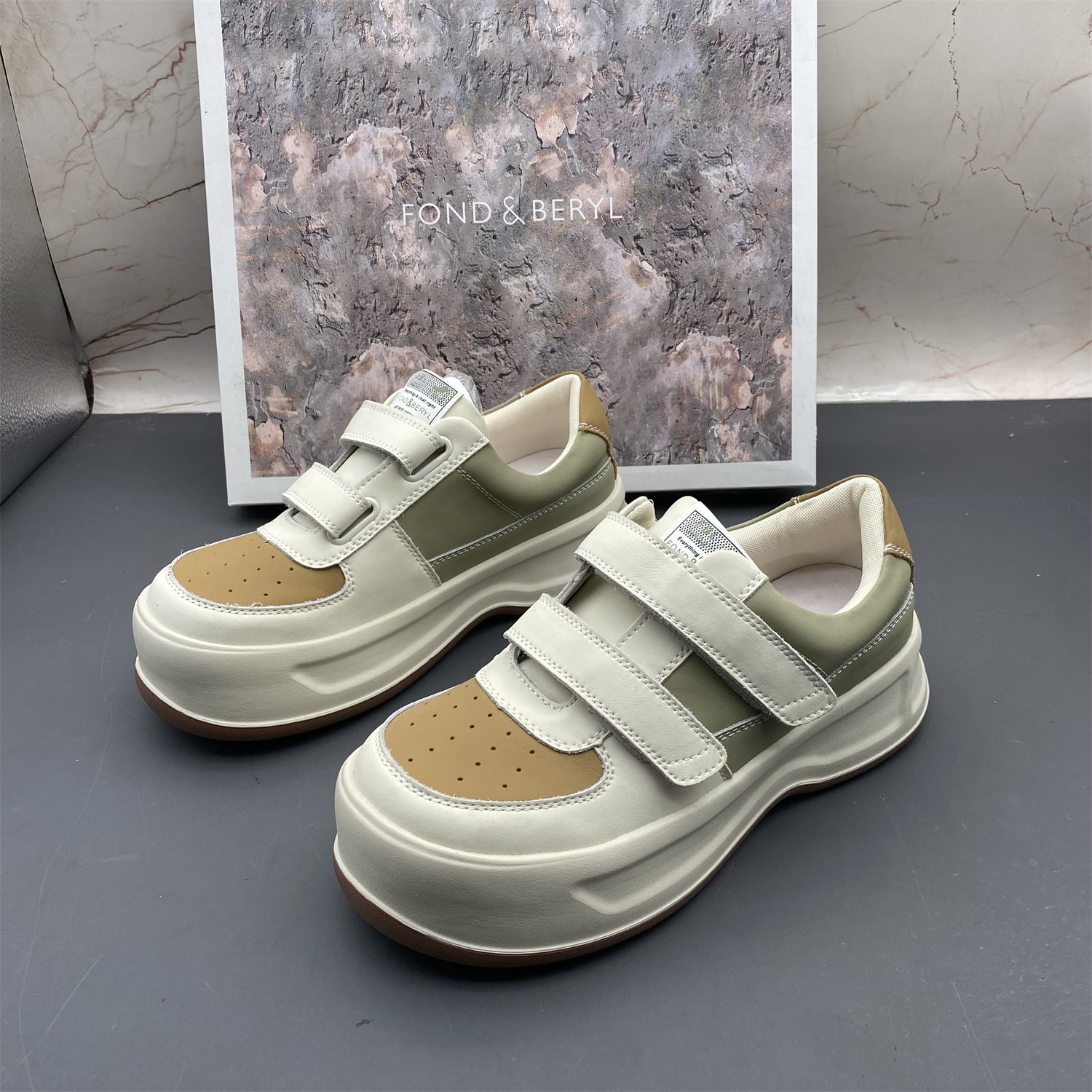 36码Fondberyl/菲伯丽尔撤柜断码牛皮女鞋平底防滑魔术贴圆头单鞋,女鞋,时尚休闲鞋,淘宝优惠券,粉丝福利购,淘宝优惠卷