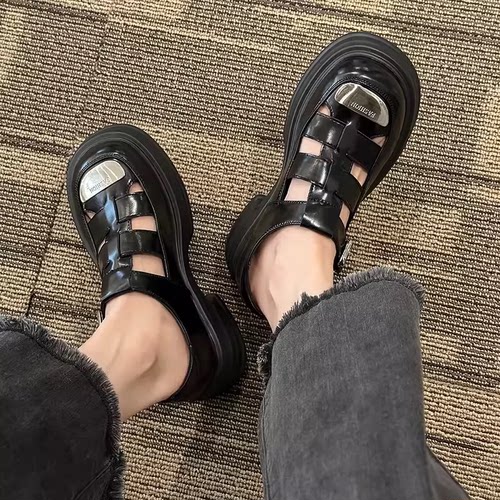 时尚真皮罗马凉鞋女 包头镂空猪笼鞋新款学院风jk扣带夏季休闲鞋