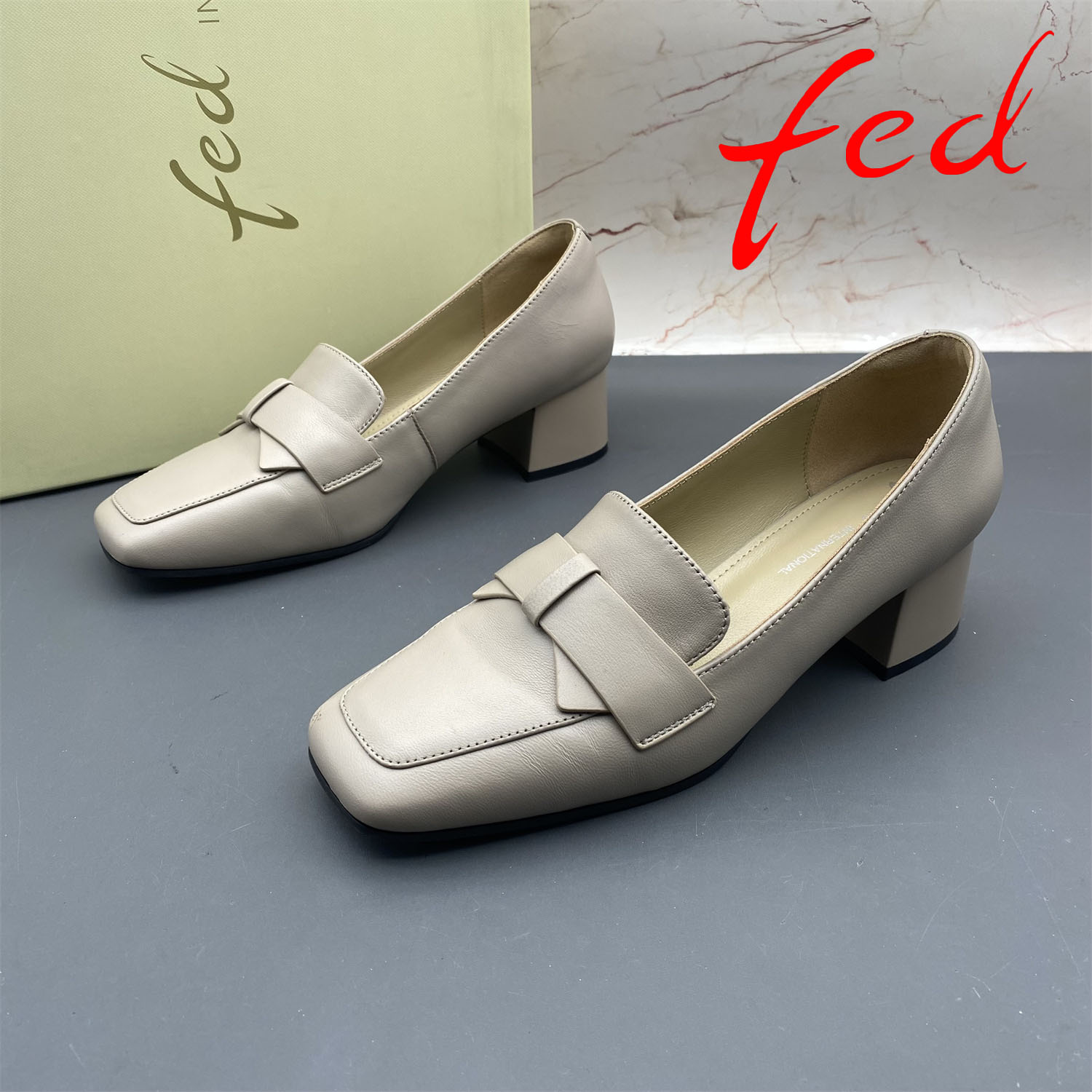 36码fed/艾芙伊迪撤柜断码羊皮女鞋粗跟高跟方头浅口百搭时尚单鞋