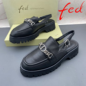 fed 艾芙伊迪撤柜牛皮处理女鞋 平跟防滑包头扣带后空时尚 正品 凉鞋