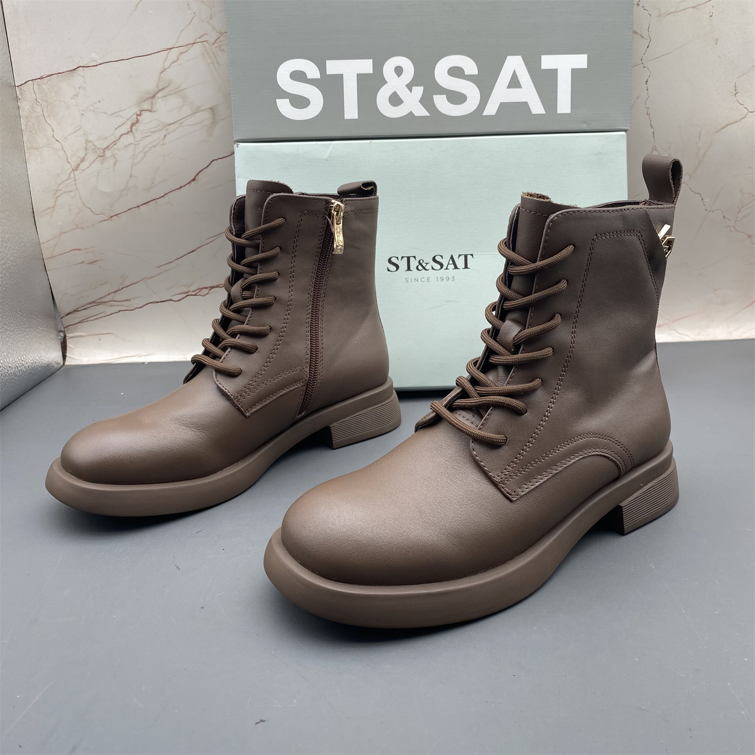 正品ST&SAT星期六撤柜断码牛皮女鞋平跟侧拉链防滑真皮系带马丁靴