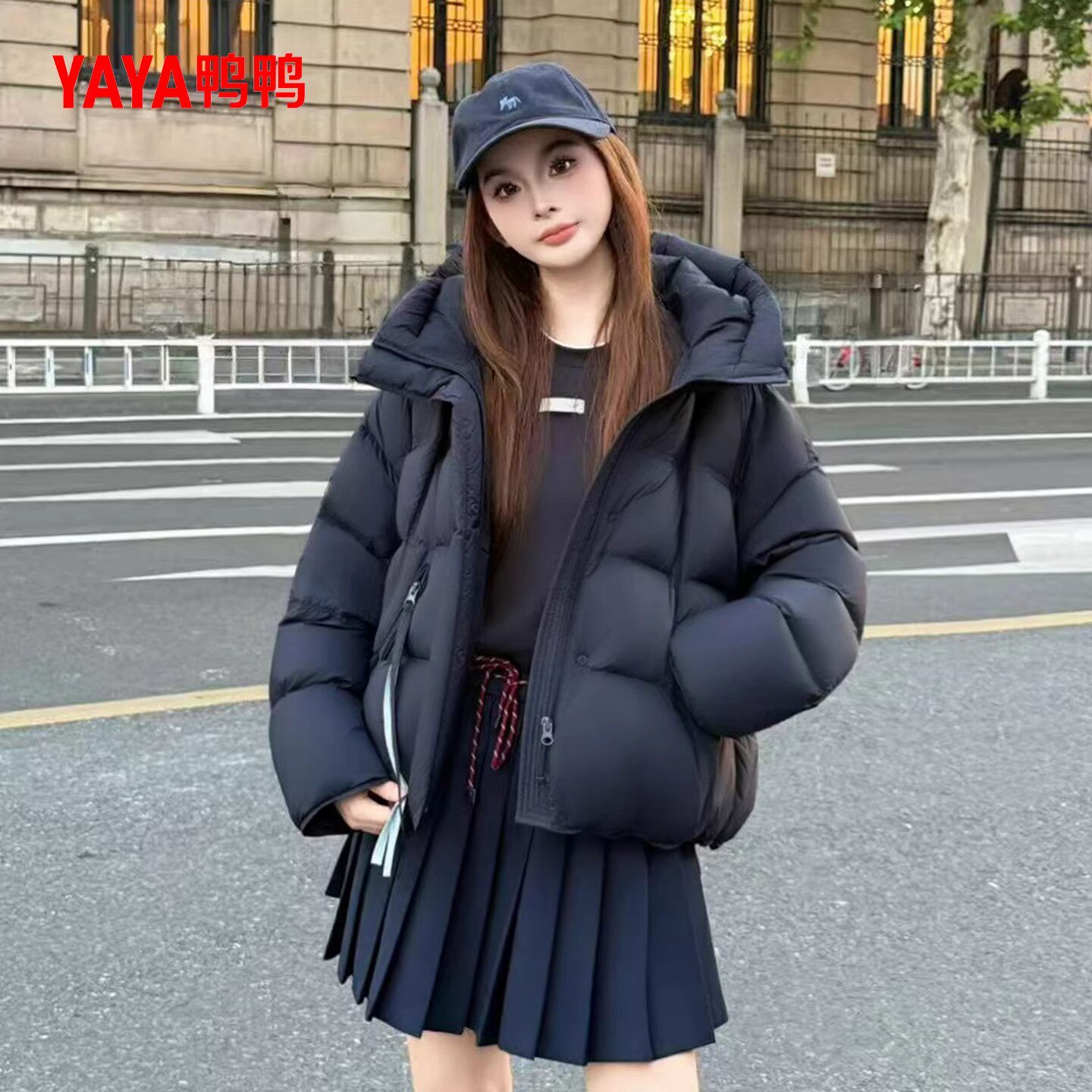 鸭鸭2025新款羽绒服女冬季加厚泡芙短款气质黑色90鸭绒保暖外套F